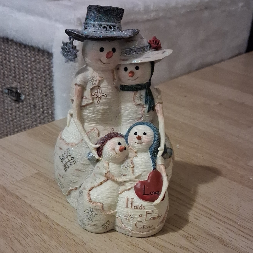 BirchHeart 5-Inch Tall Snowman Family, Reads "Love Holds a Family Close", White